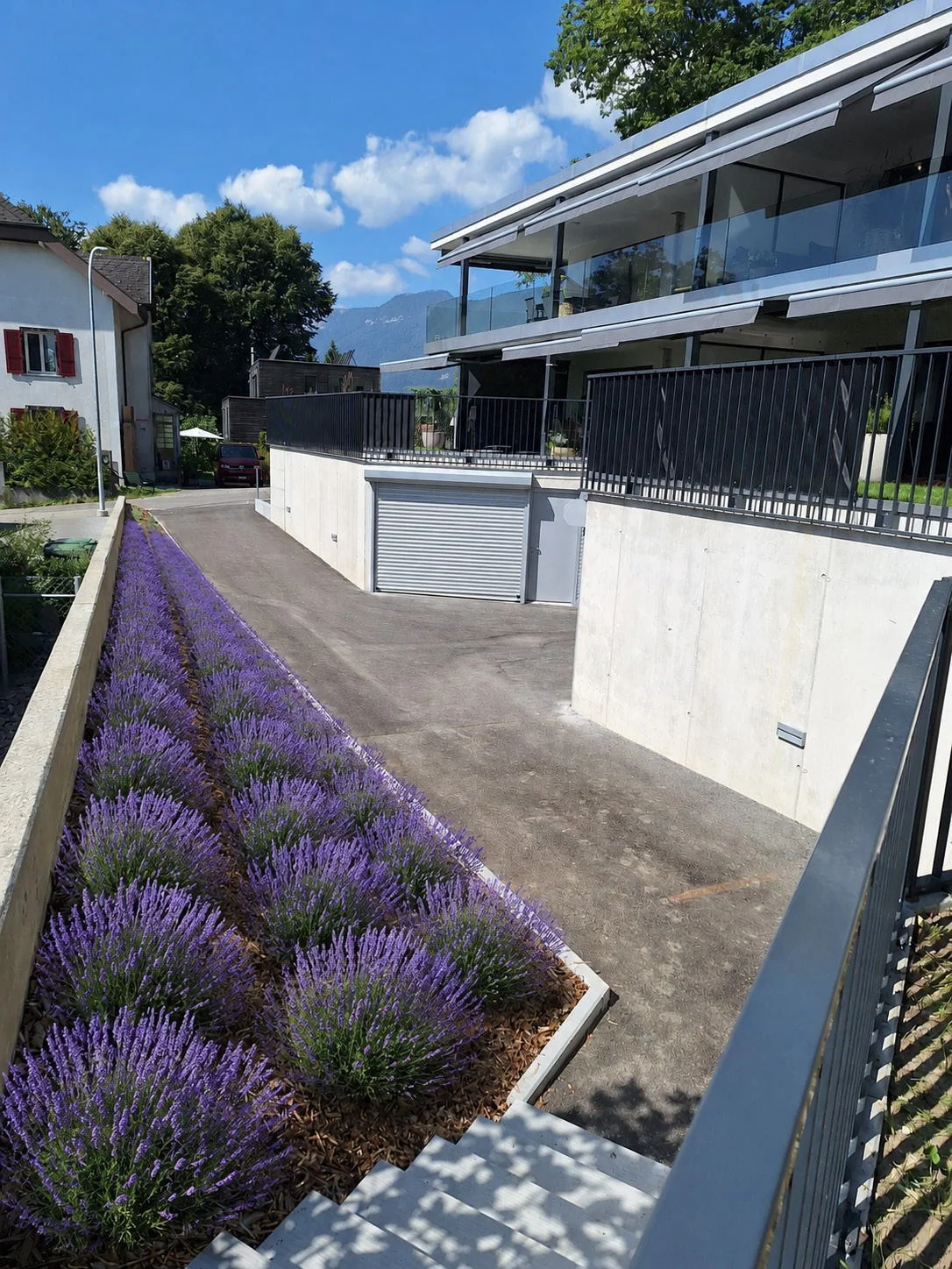 Zufahrt zur Einstellhalle